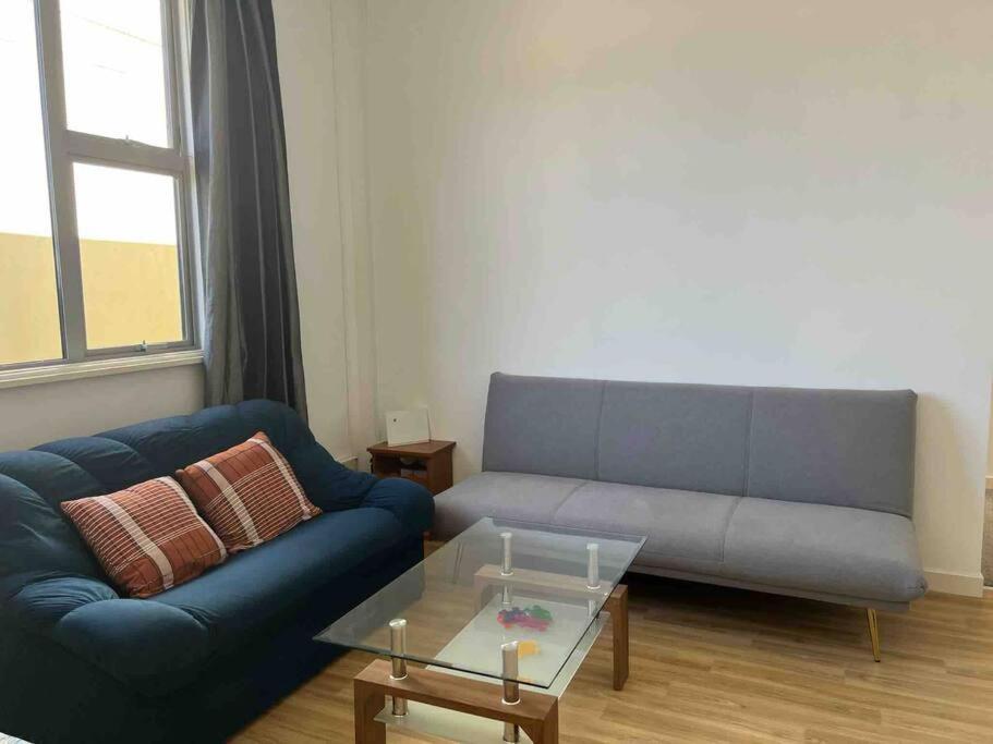 Sunny Apartment In Central Karori Wellington Bagian luar foto